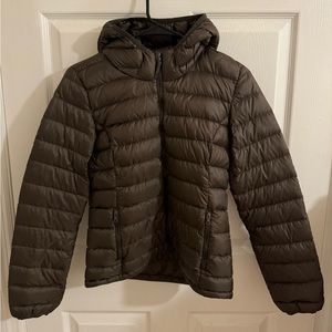 ARITZIA TNA LIGHT PUFFER JACKET